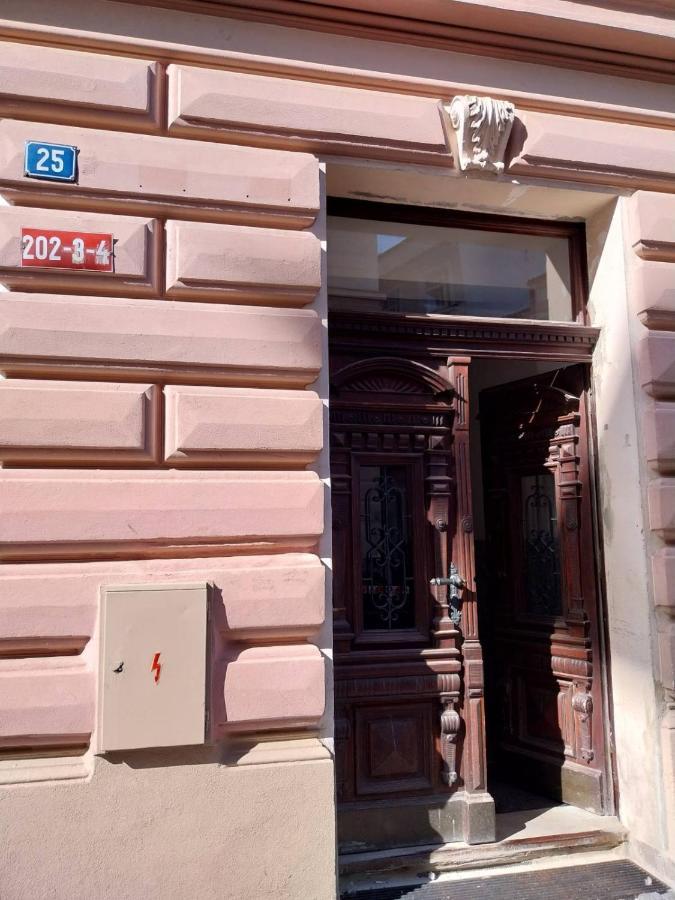Byt 2+Kk Na Velkem Namesti Hradec Kralove Exterior foto