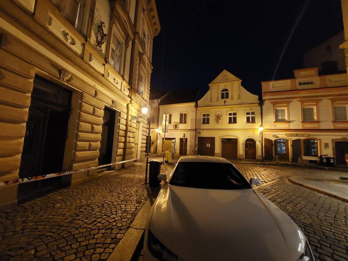 Byt 2+Kk Na Velkem Namesti Hradec Kralove Exterior foto
