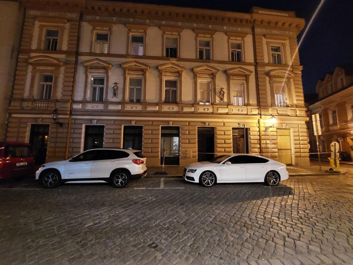 Byt 2+Kk Na Velkem Namesti Hradec Kralove Exterior foto